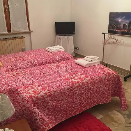 Polcenigo,aviano,spotless Apartment